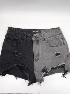 Blue Savvy Jeans Size 28 New Without Tags NWOT Denim